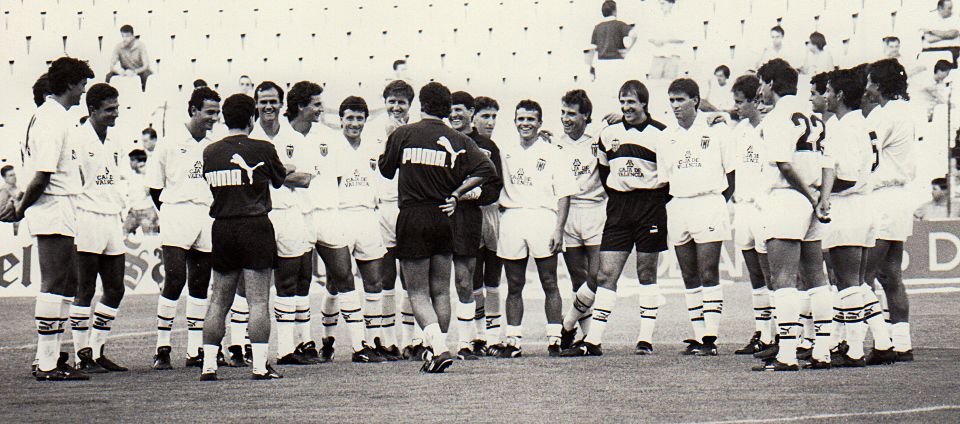 La otra cara del fútbol en el Valencia de los 90