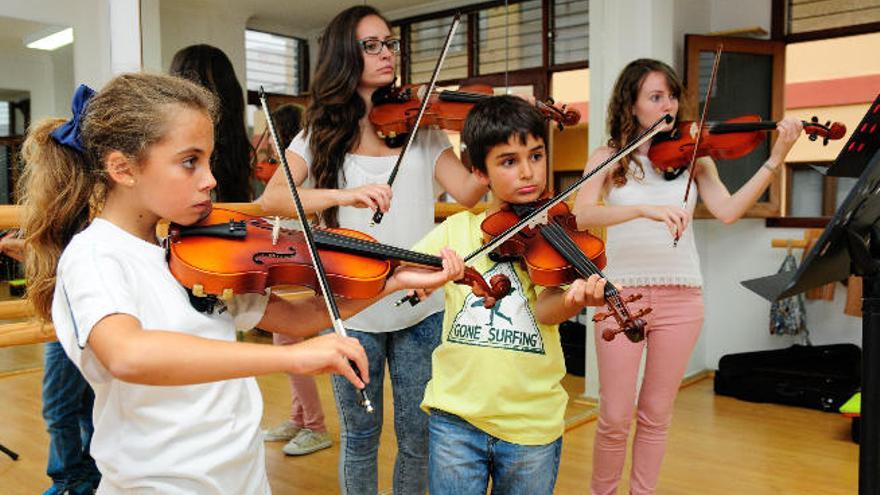 La alcaldesa pide a Clavijo que destine los fondos del IGTE a escuelas infantiles