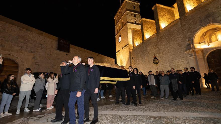 El Cristo Yacente, en la iglesia de Sant Cristòfol