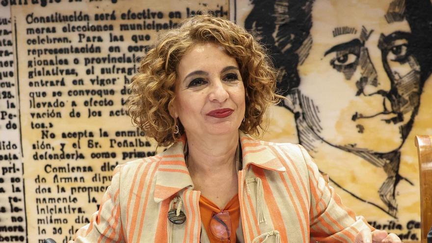 La vicepresidenta primera y ministra de Hacienda, María Jesús Montero Cuadrado, comparece ante la Comisión de Hacienda, en el Senado, a 3 de abril de 2025, en Madrid (España).