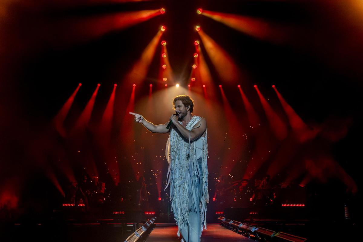 Manuel Carrasco, en el concierto que ha protagonizado en el Movistar Arena de Madrid.