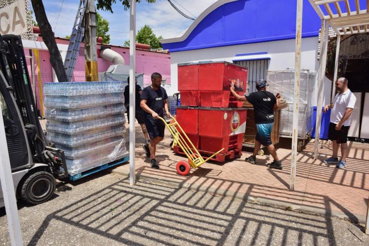 Las casetas preparan los últimos detalles, ayer.