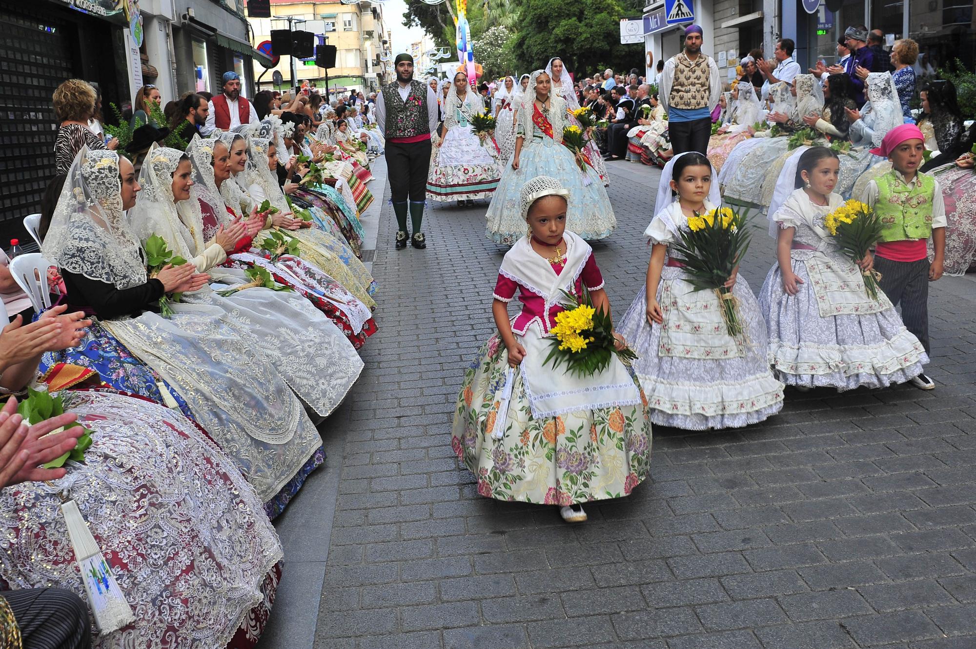 Ofrenda de Flores a los Santos Patronos de Elda