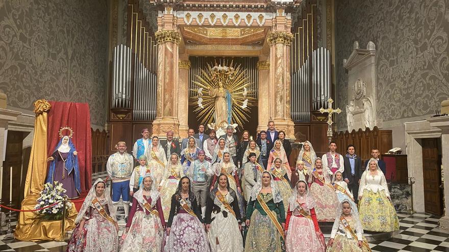 Llíria ofrenda flores a la Virgen de los Desamparados y de la Asunción