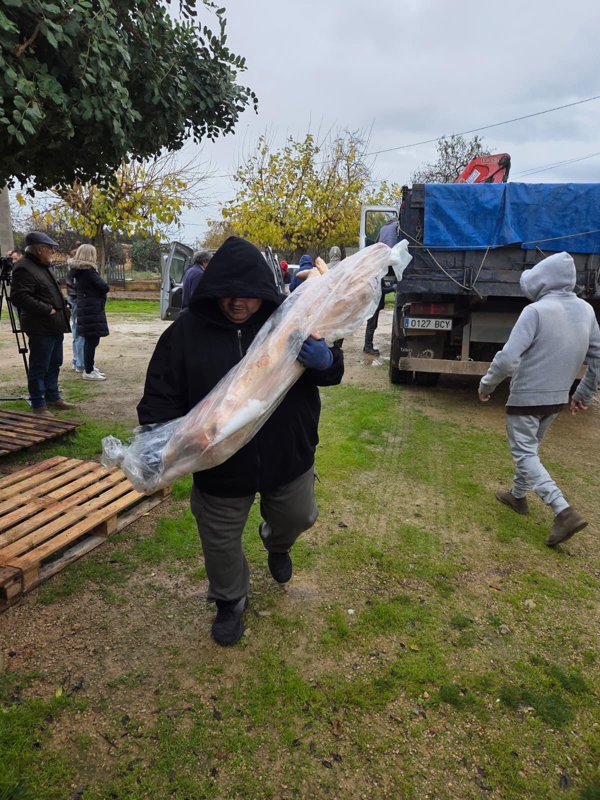 Asaja entrega 10.000 kilos de alimentos a Can Gazà