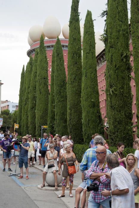 Exhumació del cadàver de Dalí.