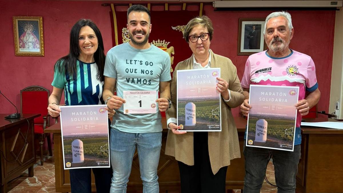 Presentación de la maratón solidaria en el ayuntamiento de Moriles.