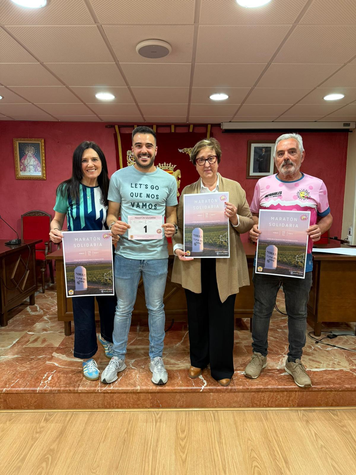 Presentación de la maratón solidaria en el ayuntamiento de Moriles.