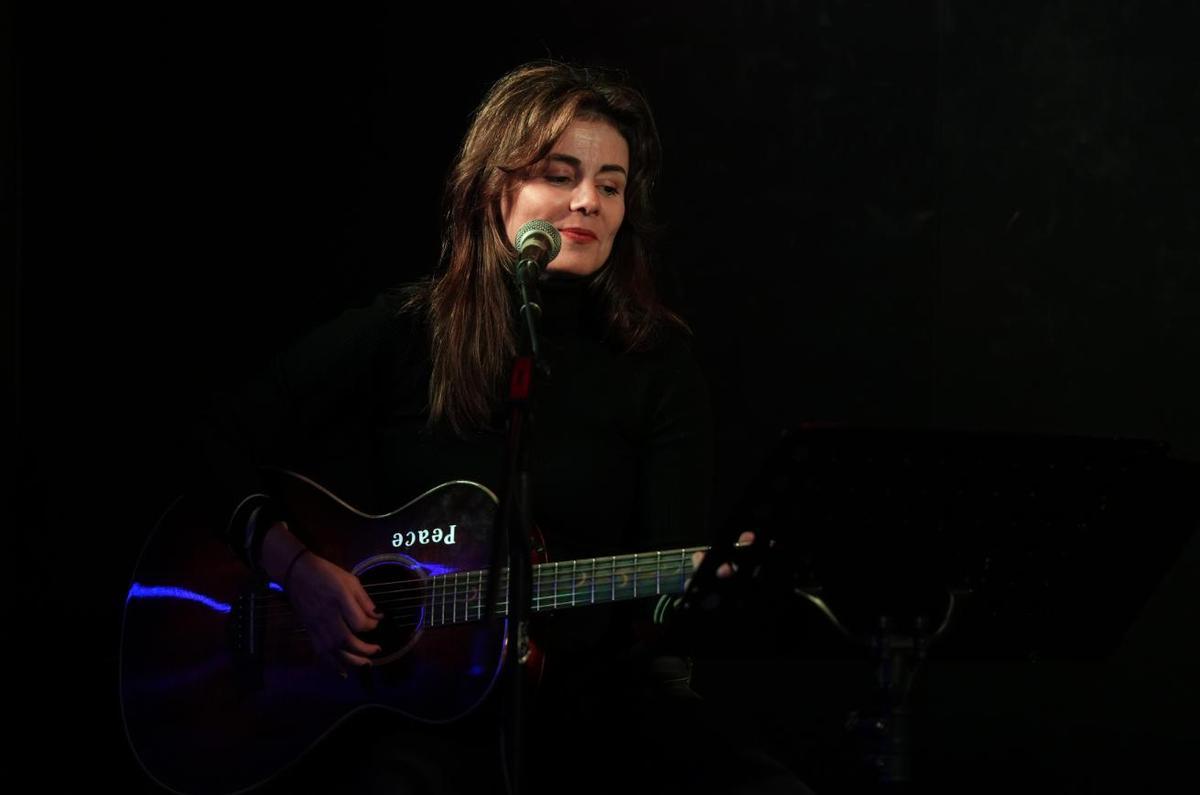 Susana Moll Sarasola, concida artísticamente como Susu, durante el concierto.