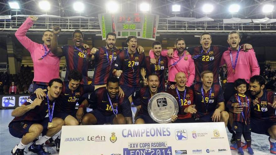 El Barcelona suma su décimo título de la Copa Asobal