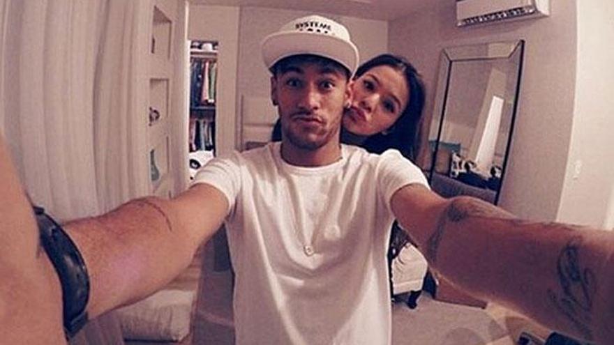 Neymar y su ex novia Bruna Marquezine.