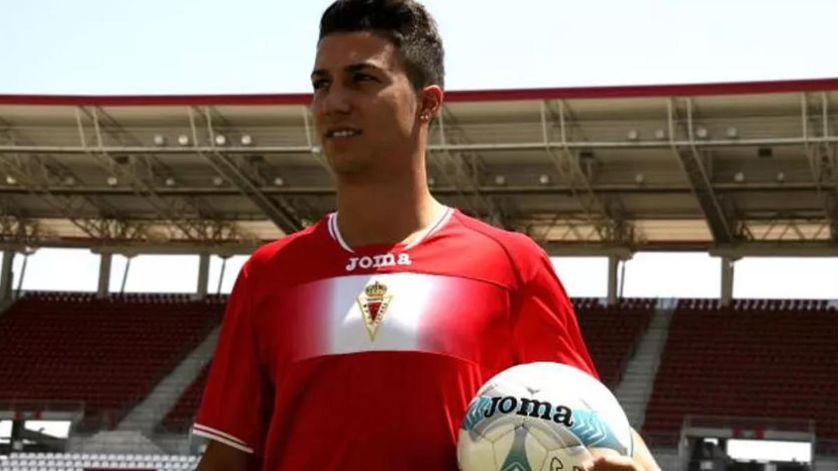 Joan Truyols, exjugador grana, durante su presentación de 2013 con la marca Joma.