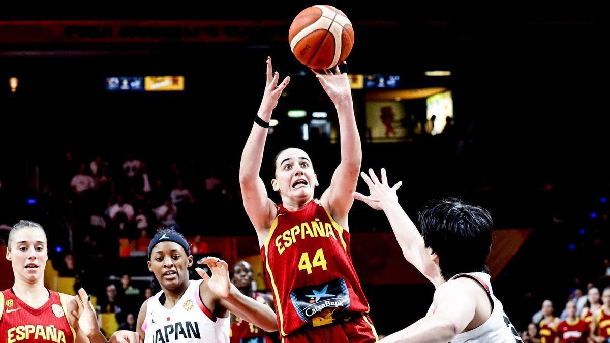 La perla ovetense Iyana Martín guía a la selección española hacia los cuartos de final del Mundial