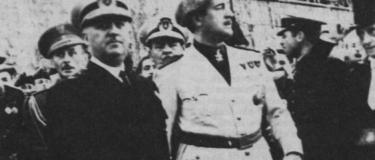 El governador José Manuel Pardo Suárez durant la visita de Franco a Palma el 1947, per inaugurar el monument al vaixell “Baleares”.