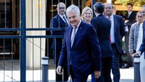 El comisario de Justicia, Didier Reynders, en su visita al TC.