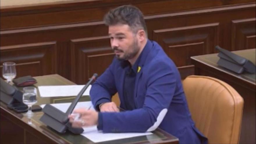 Rufián diu «palmera» i pica l&#039;ullet a una diputada del PP i aquesta el titlla d&#039;«imbècil»