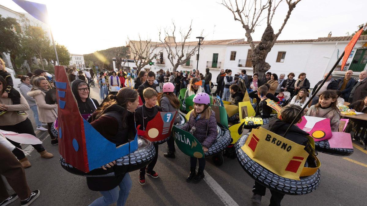 Todas las imágenes de la rúa de Carnaval de Sant Joan 2026