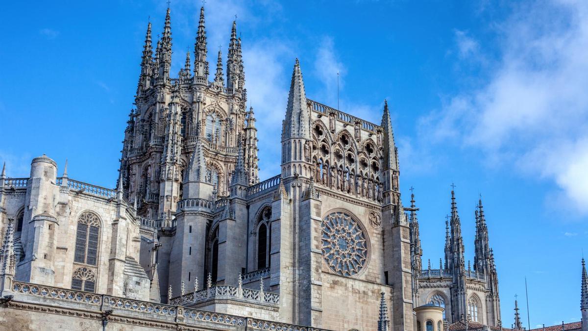 Esta catedral burgalense es una de las más especiales y bonitas de España.