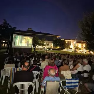 Moaña concluye el Cine de Verán que incorporó por primera vez pases con donaciones para la AECC