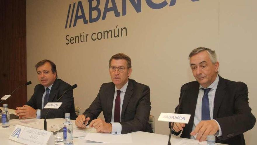 Francisco Botas, Alberto Núñez Feijóo y Carlos Ocaña, durante la presentación de ayer.