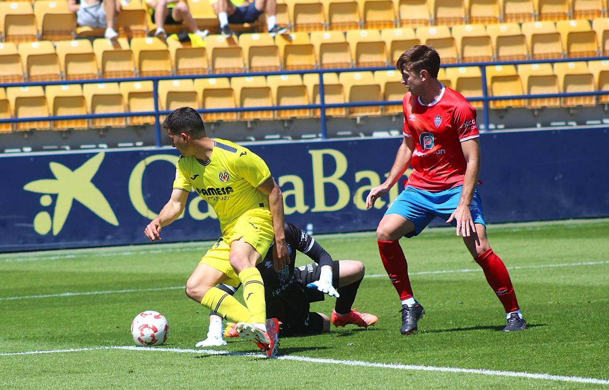 El delantero del Villarreal C, Albert García, fue el encargado de anotar el 1-0.