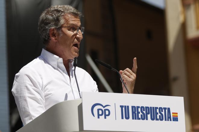 El líder del PP, Alberto Núñez Feijoó, interviene en el acto político del partido celebrado este domingo en Málaga.