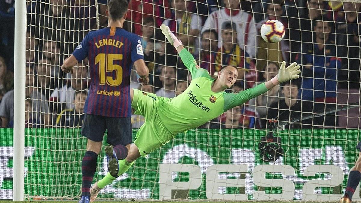 Una de las brillantes intervenciones de Ter Stegen.