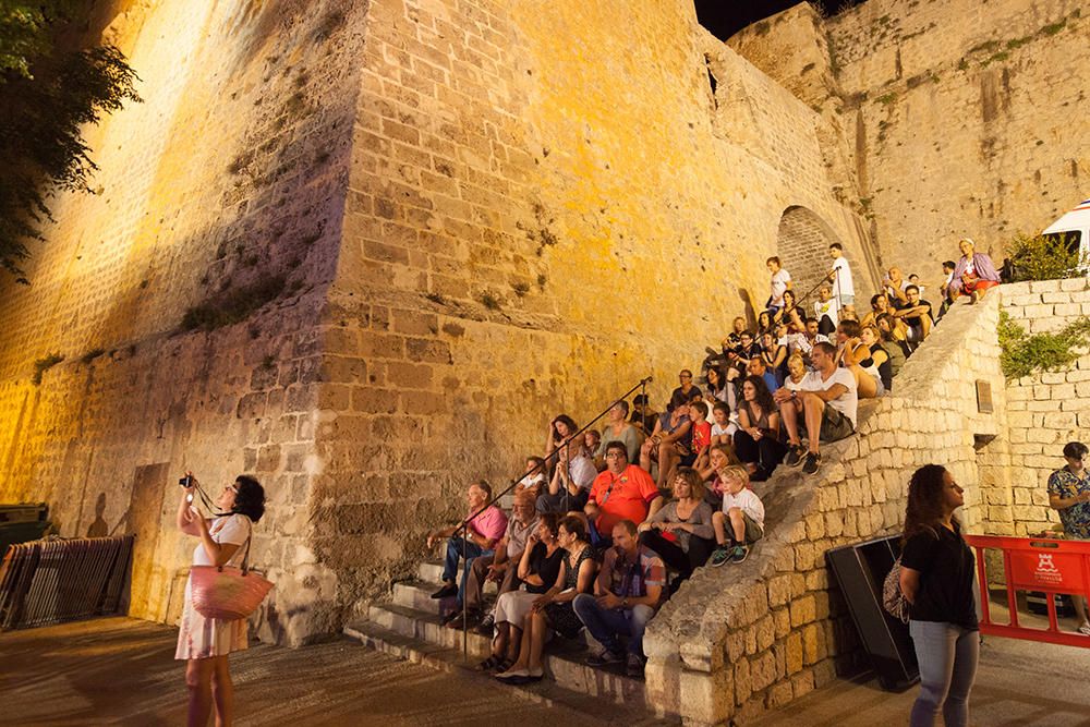 El Festival Eivissa Jazz abrió con un concierto de la Big Band Ciutat d'Eivissa que contó con la colaboración de Arturo Pueyo