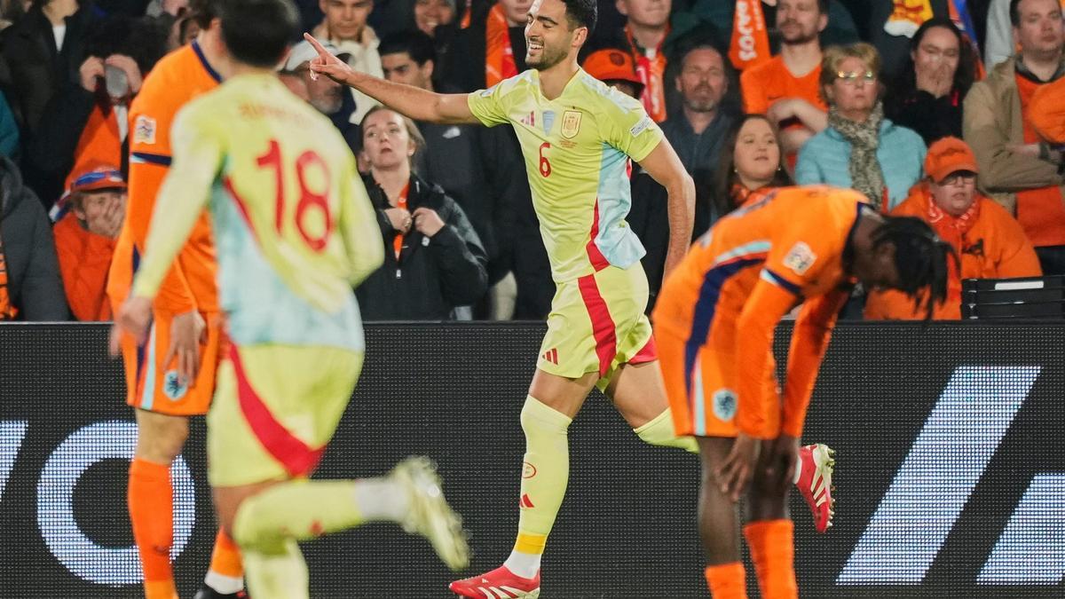 Merino celebra el 2-2 en Rotterdam