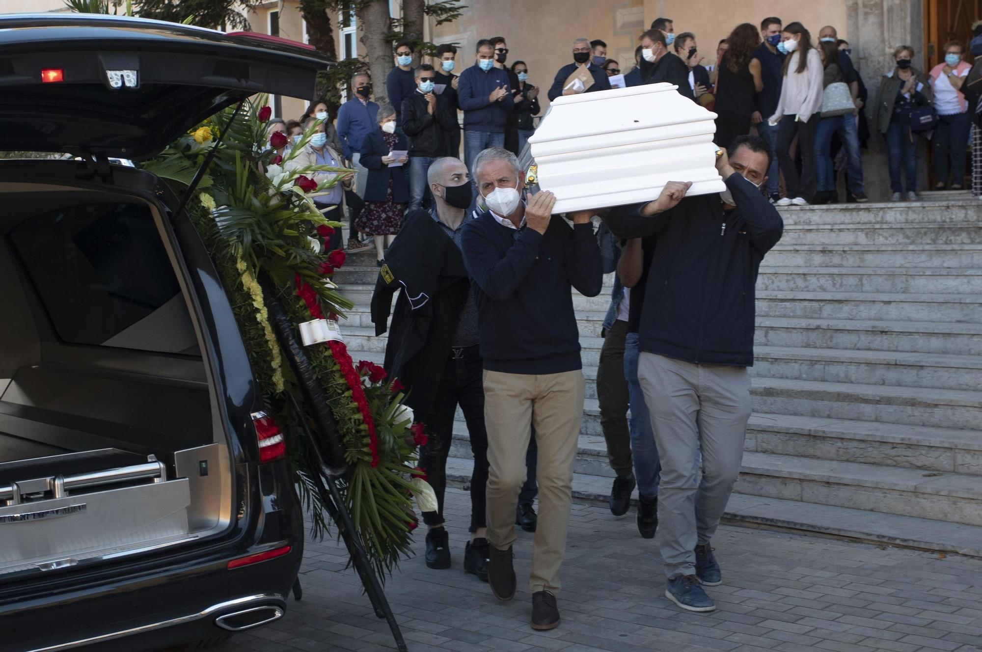 Entierro de la copiloto valenciana Laura Salvo en Gilet