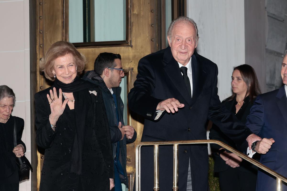 Doña Sofía y don Juan Carlos en Grecia