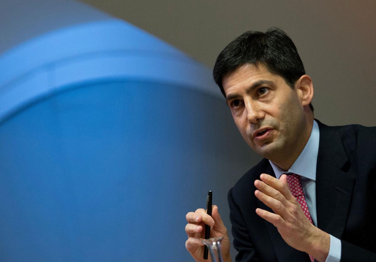 Kevin Warsh en el Banco de Inglaterra, in London. (AP Photo/Alastair Grant, Pool, File). THURSDAY, DEC., 11, 2014, FILE, POOL PHOTO