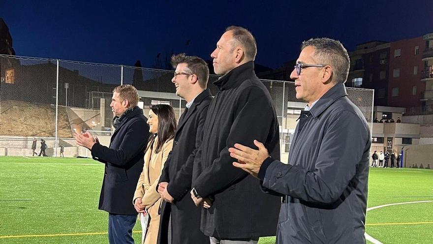 El conseller d'Esports encapçalant la representació política en la inauguració de la remodelació