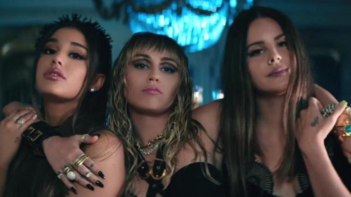 Ariana GRande, Miley Cyrus y Lana del Rey juntas en la canción de 'Los ángeles de Charlie'