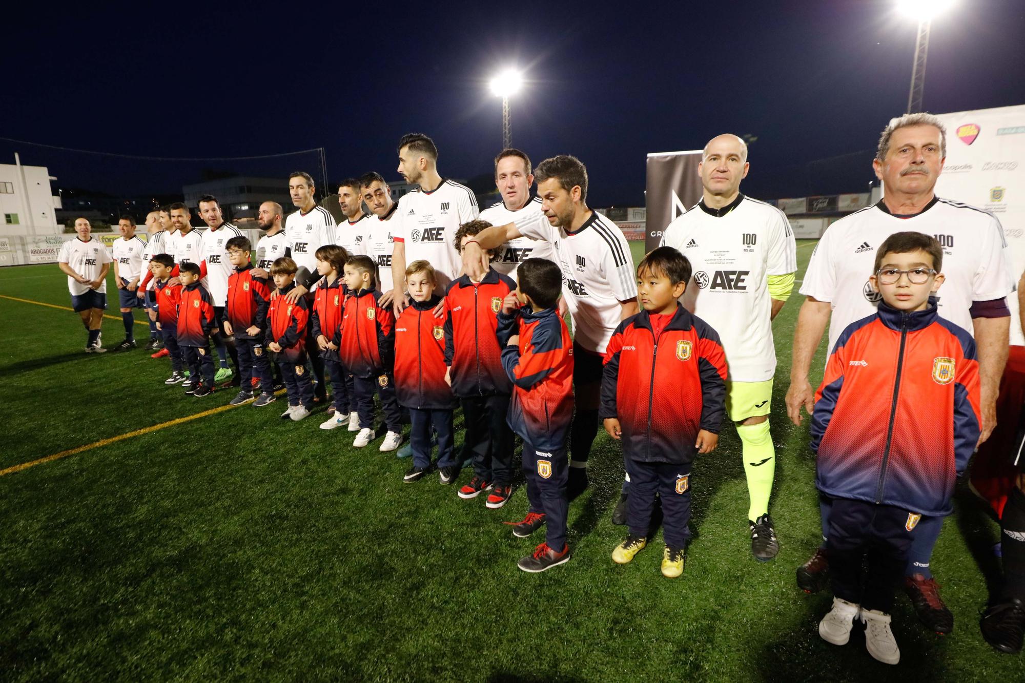 Mira aquí todas las imágenes del partido entre veteranos por el centenario del club Portmany