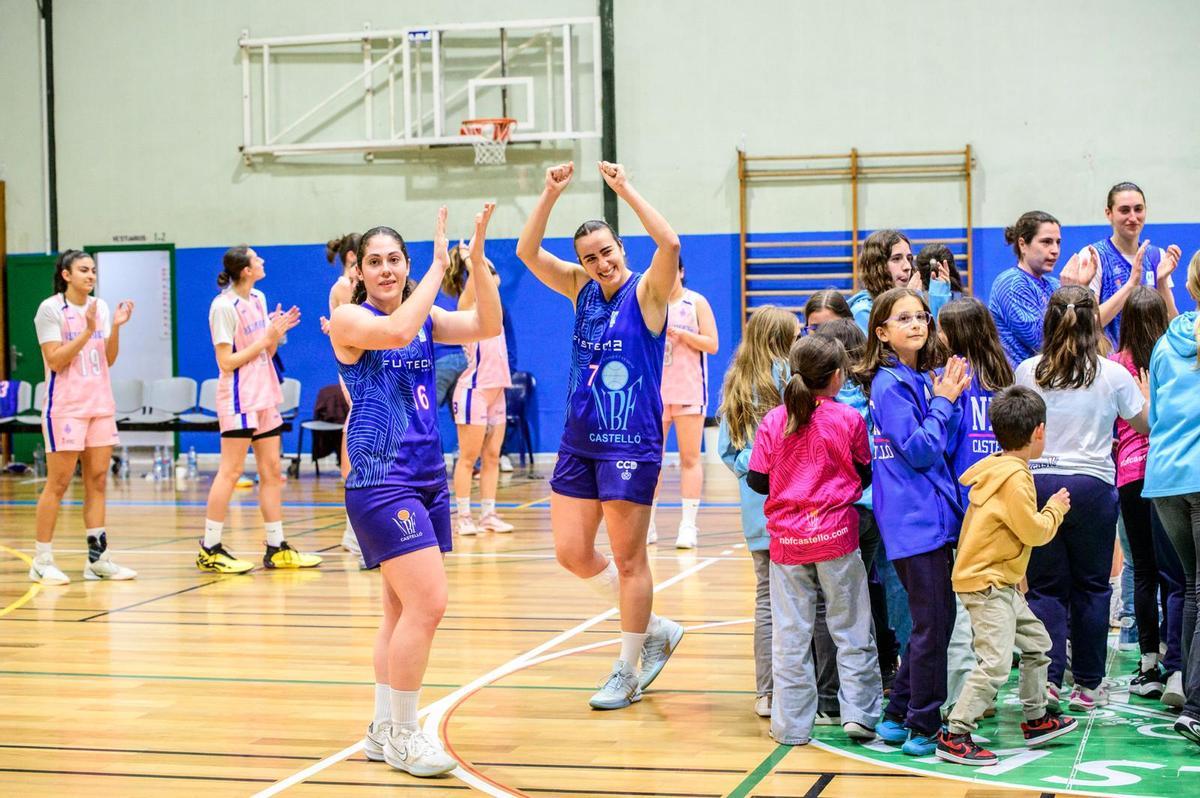 Las jugadoras azules tras la victoria el pasado sábado.
