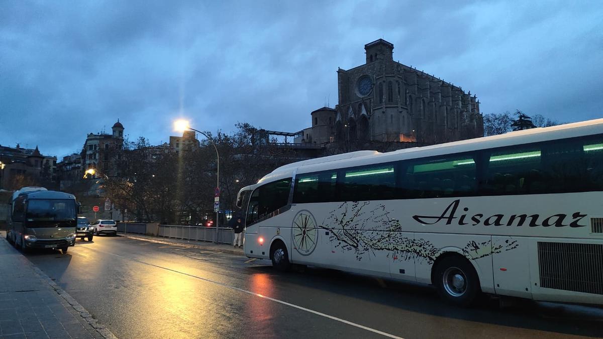 Autobusos a l'estació de Renfe de Manresa
