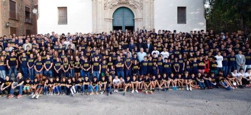 Ofrenda floral de los equipos de la UCAM en la Fuensanta