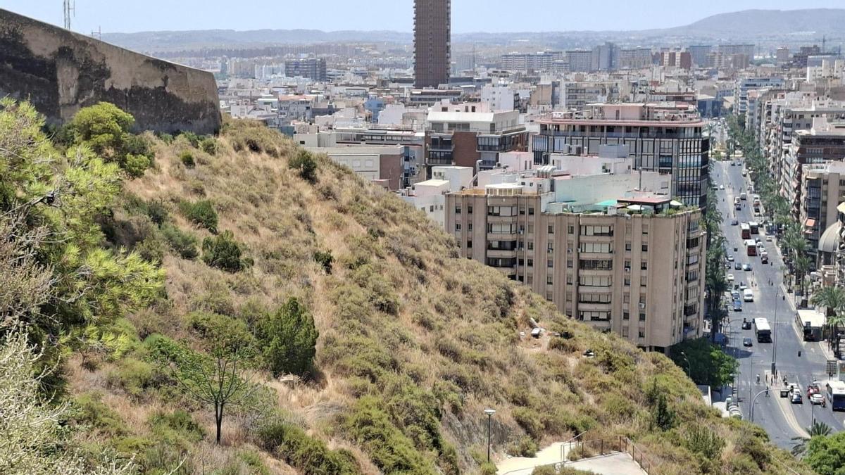 El PSOE alerta de que Alicante es un "polvorín" en pleno riesgo extremo de incendios