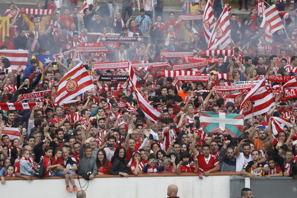 Rebuda històrica de l'afició del Girona FC a Montilivi