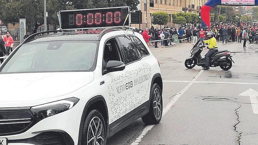 Auto Classe y el nuevo EQB de Mercedes-EQ en la Carrera de la Mujer