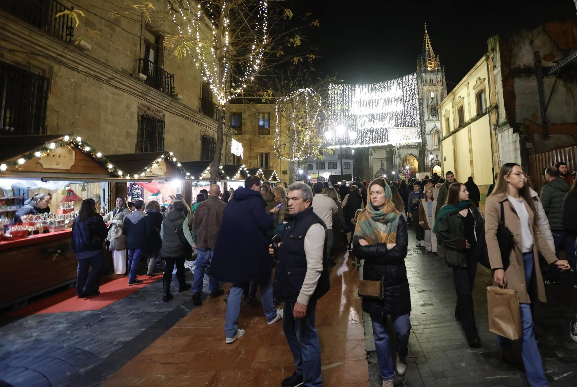 EN IMÁGENES: Asturias y sus visitantes "flipan" a más de 20 grados en Navidad: "Esto no es normal