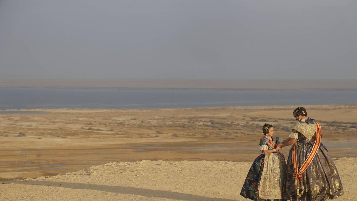 Carmen y Marta, con el Nilo al fondo