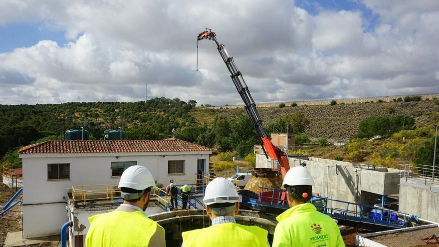 La Diputación de Badajoz moderniza la presa de Los Molinos con una inversión de 230.000 euros