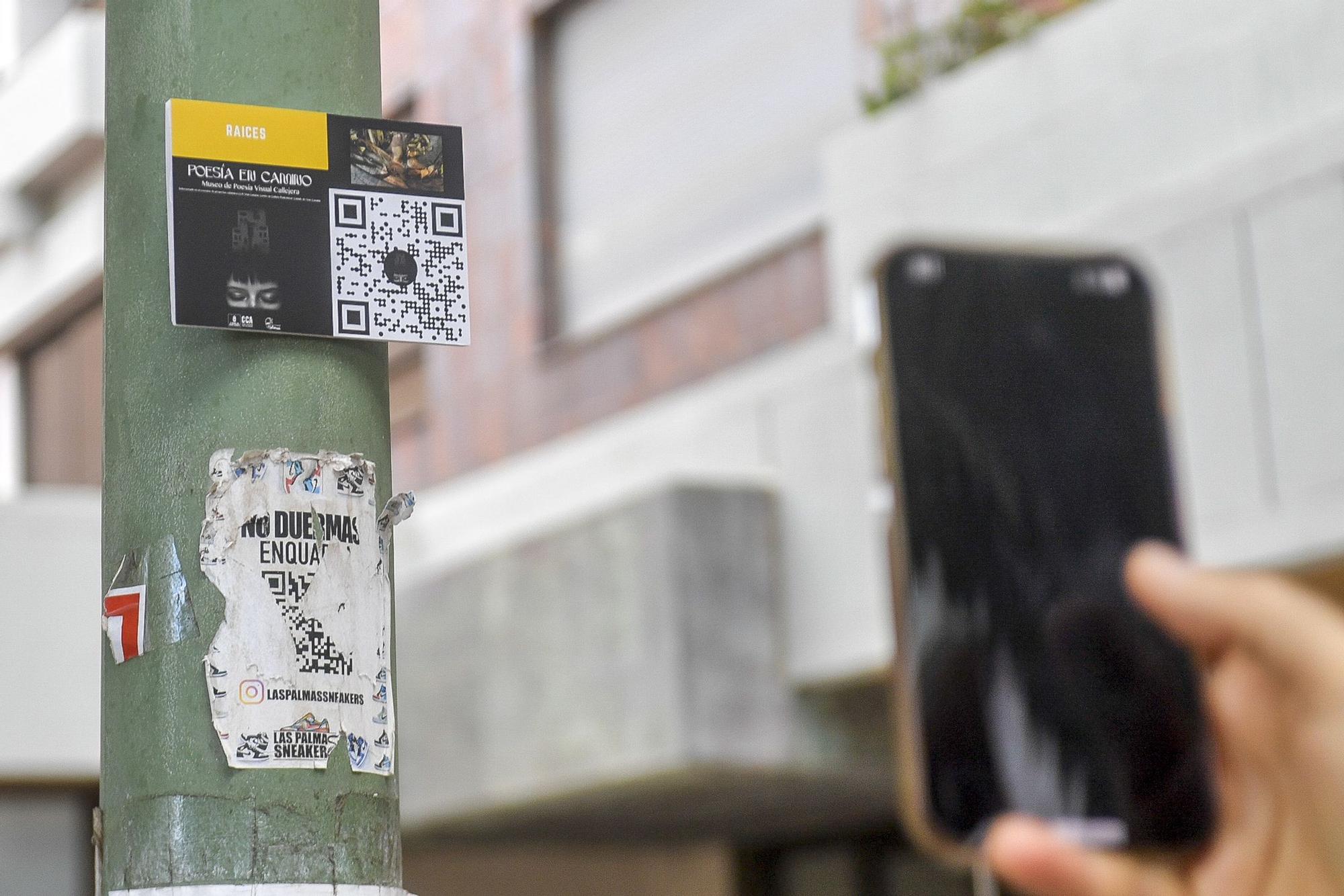 La poesía visual toma las calles del Barrio de Arenales en la capital grancanaria