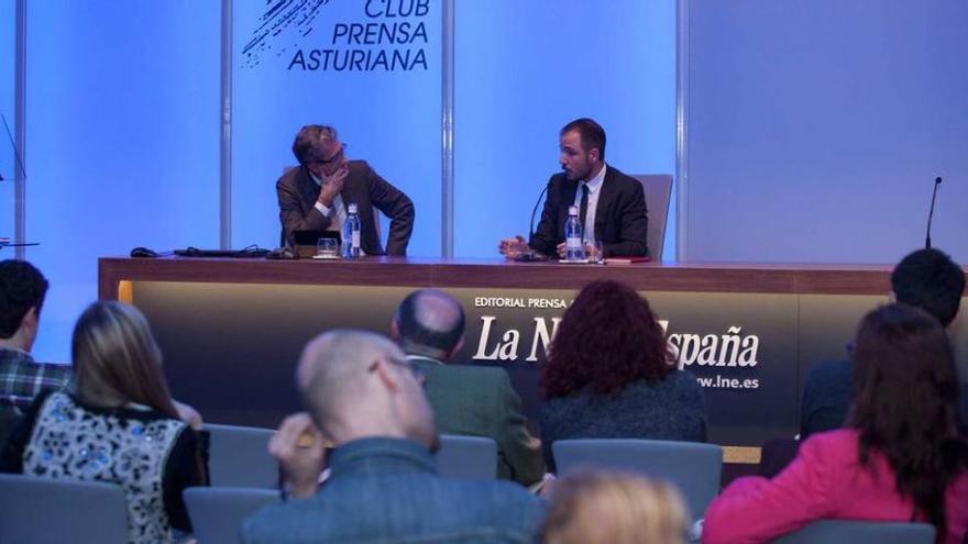 Jaume Ripoll, a la derecha, conversa con Vidal de la Madrid.