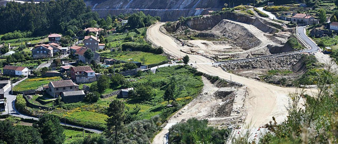 La prolongación de la A-57, a punto de perder el permiso ambiental tras cuatro años sin avances | ASPECTO DE LAS OBRAS DE LA A-57 EN MARCÓN, QUE COMENZARON A FINALES DE 2015. // G. SANTOS