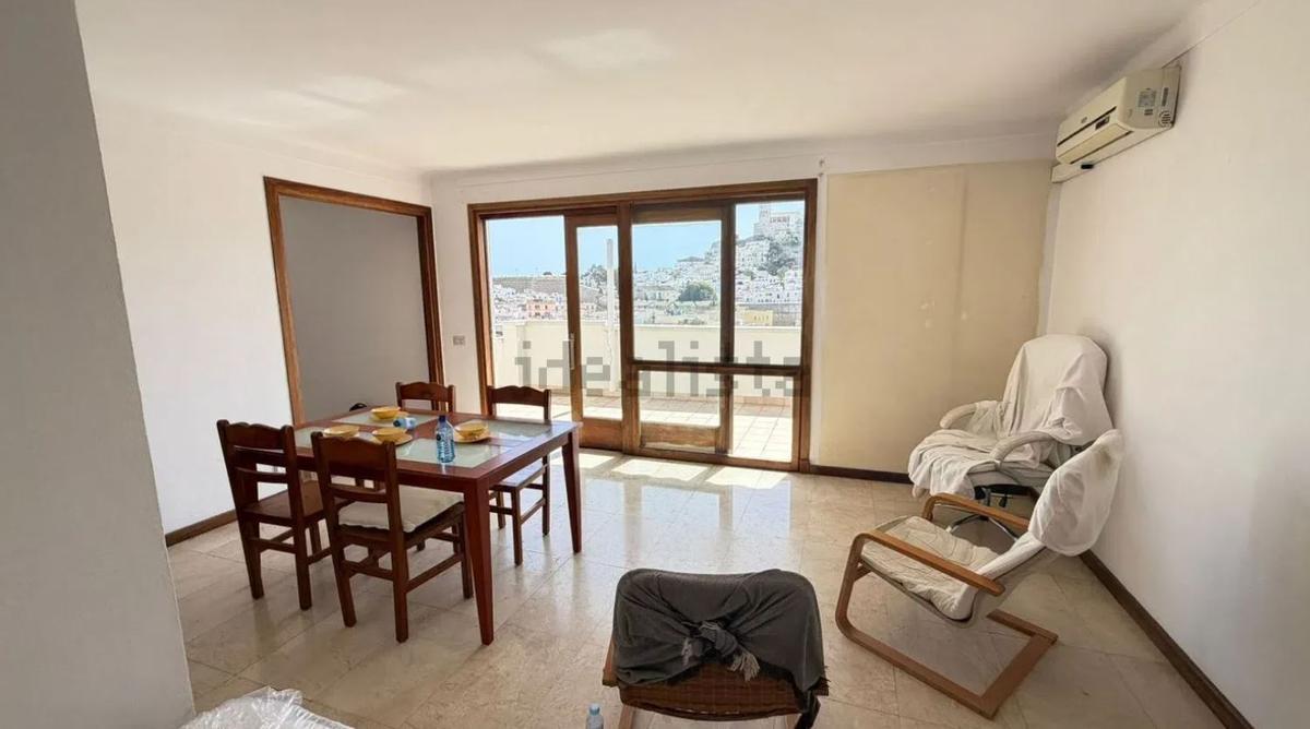 A la venta un ático en Ibiza con unas vistas de 360 grados "que quitan el aliento”: desde Dalt Vila a Talamanca