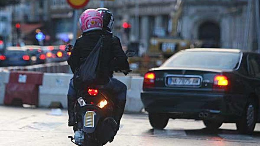 La Policía no controla el ruido ni los humos de motos y coches.