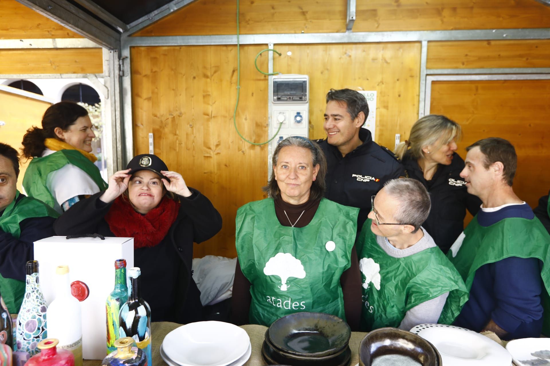 Mercadillo solidario de Atades en la Plaza Aragón